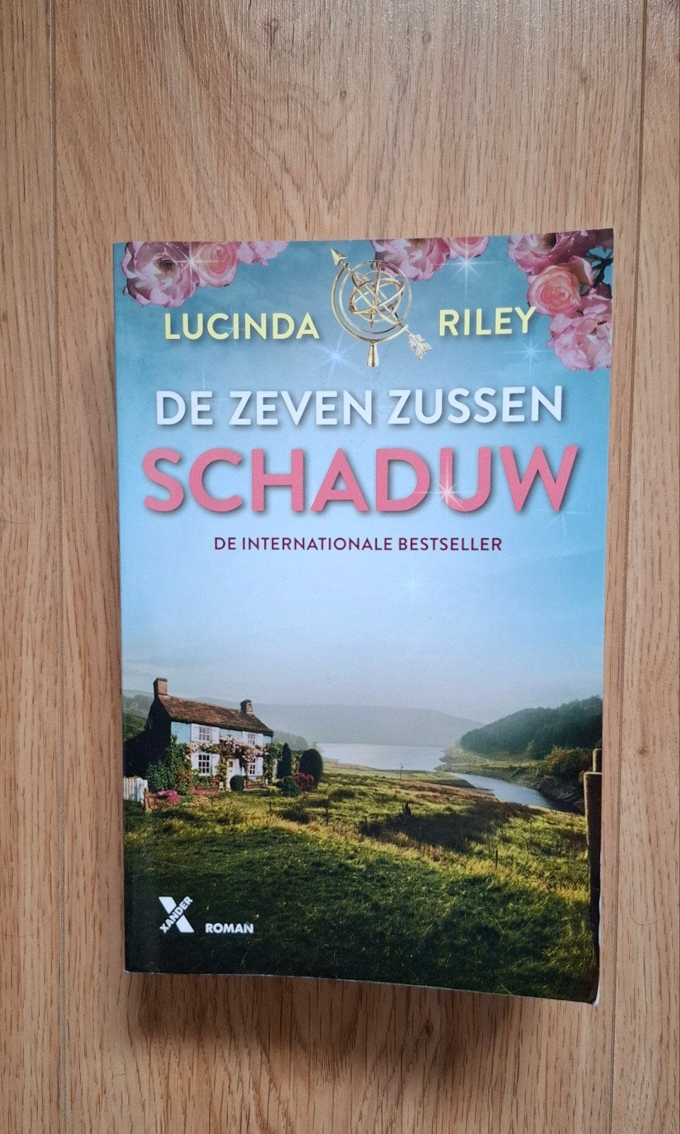Lucinda Riley - Schaduw, Boeken, Lucinda Riley, Ophalen of Verzenden, Zo goed als nieuw, Nederland