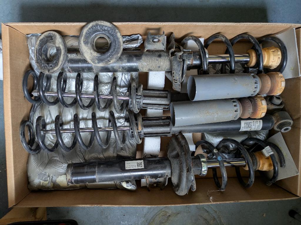 Originele Audi A3 Limousine 8Y OEM vering complete set, Auto-onderdelen, Ophalen, Gebruikt, Audi