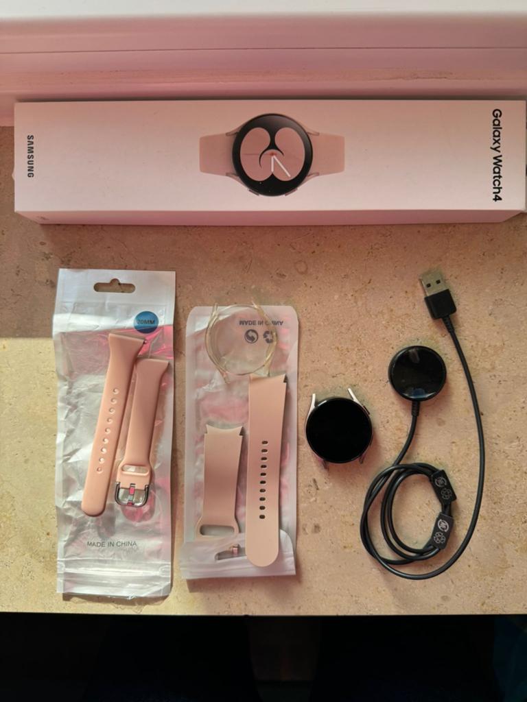 Samsung Galaxy Watch4 - Roze Goud (40mm), Ophalen, Zo goed als nieuw, Samsung, Afstand