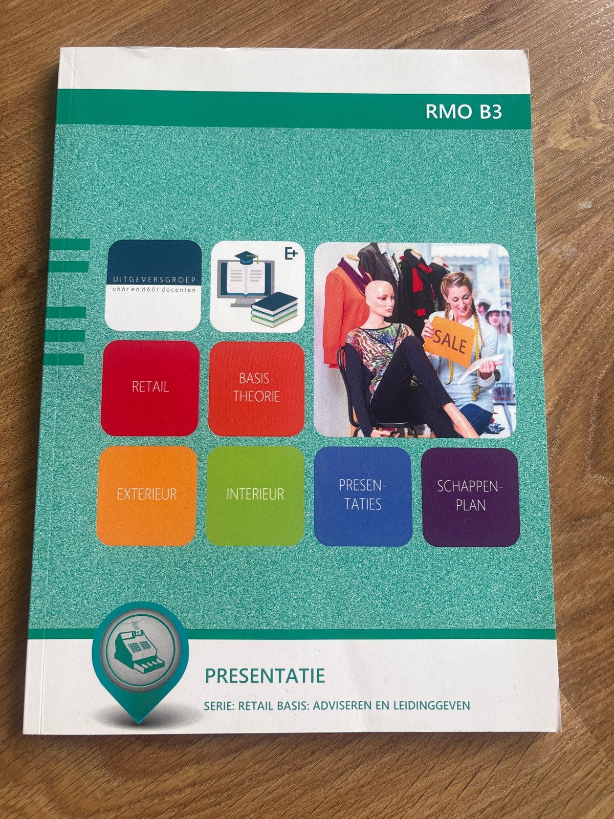 RMO B3 Presentatie - Retail Basis: Adviseren en Leidinggeven, Ophalen, Gelezen, MBO