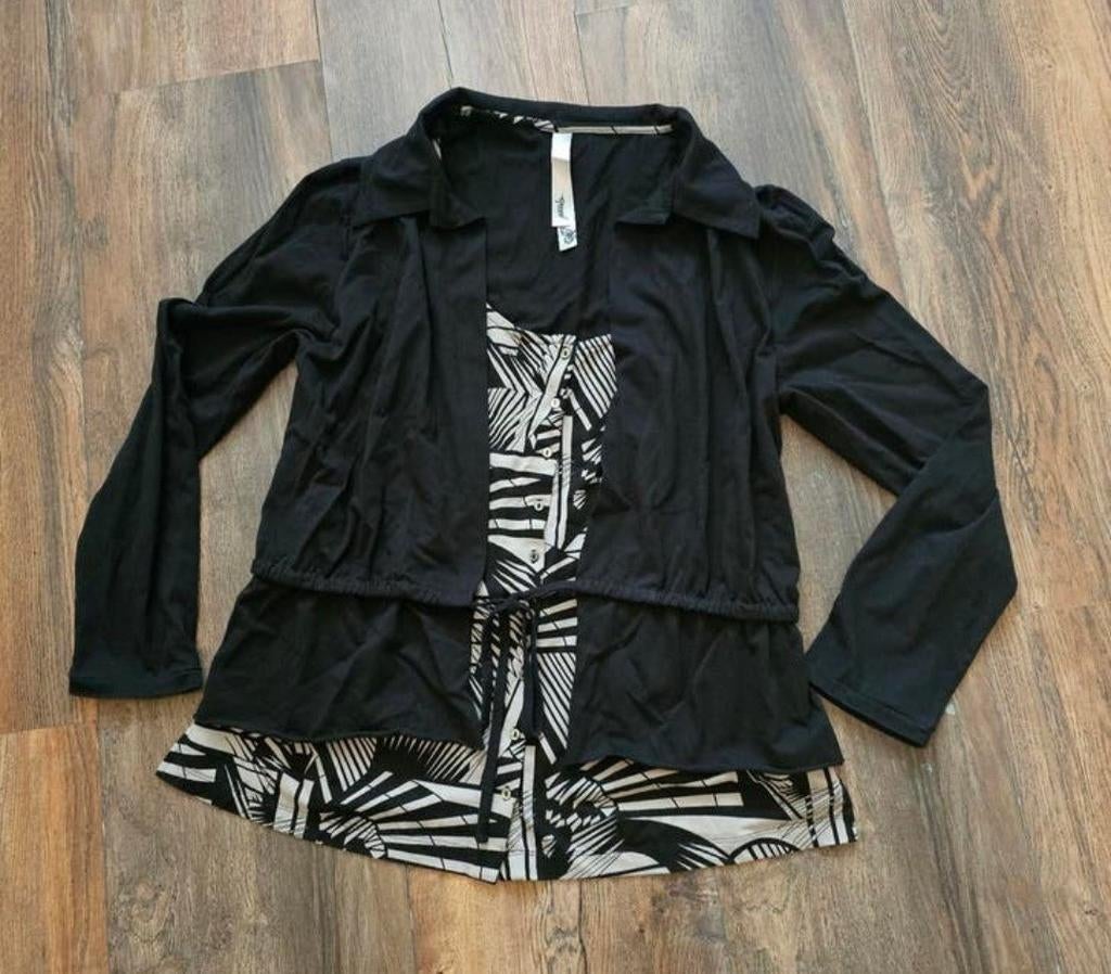 Poools prachtig zwart jasje met shirt eraan vast mt 46 izgst, Ophalen of Verzenden, Zo goed als nieuw, Maat 46/48 (XL) of groter