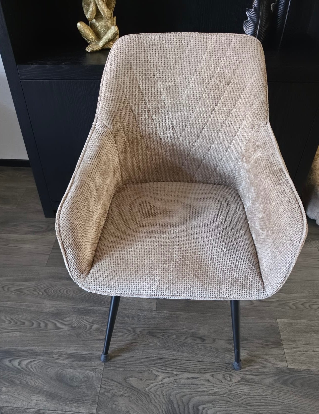 4 beige stoelen met zwarte poten, Ophalen, Overige kleuren, Zo goed als nieuw, Vier