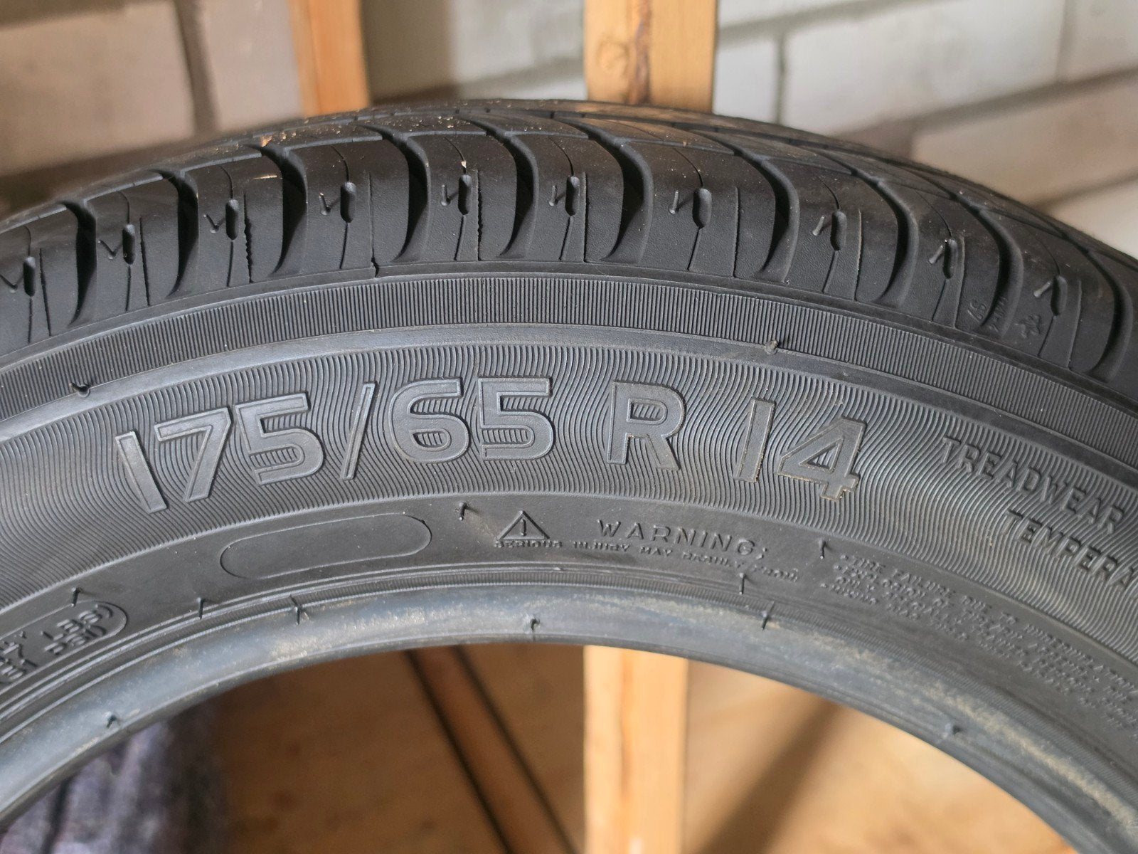 NIEUWE zomerband Michelin Energy Saver 175/65 R14, Auto-onderdelen, Banden en Velgen, Ophalen, 14 inch, 175 mm, Nieuw