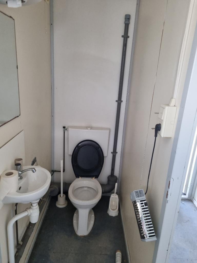 VOORJAARSOPRUIMING Unit 6x3 met 2 toiletten en keuken, Zakelijke goederen, Machines en Bouw | Keten en Containers, Ophalen
