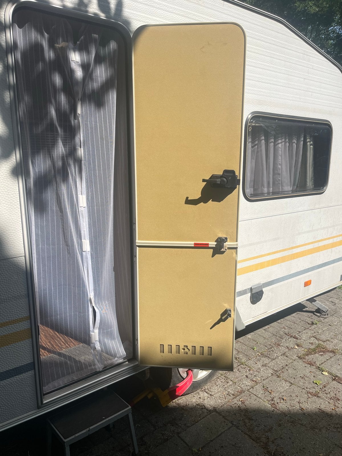 Mooie Knaus caravan type 8004 uit 1993 met voortent, Treinzit, Particulier, 4 tot 5 meter, Knaus