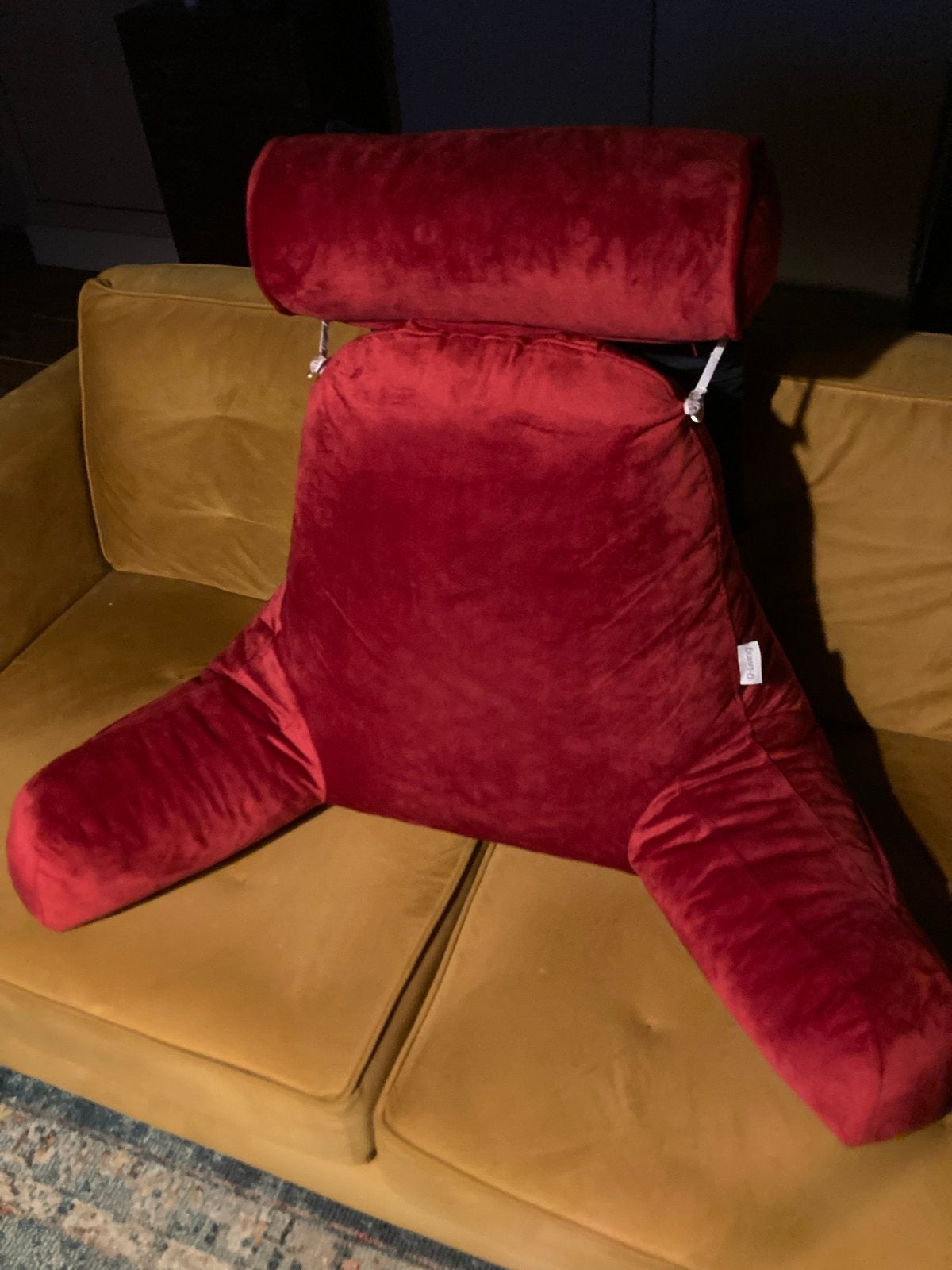 Nieuw Rood Fluweel Meeussen Kussen met Armleuningen & Nekrol, Ophalen of Verzenden, Nieuw, Rood, Overige vormen