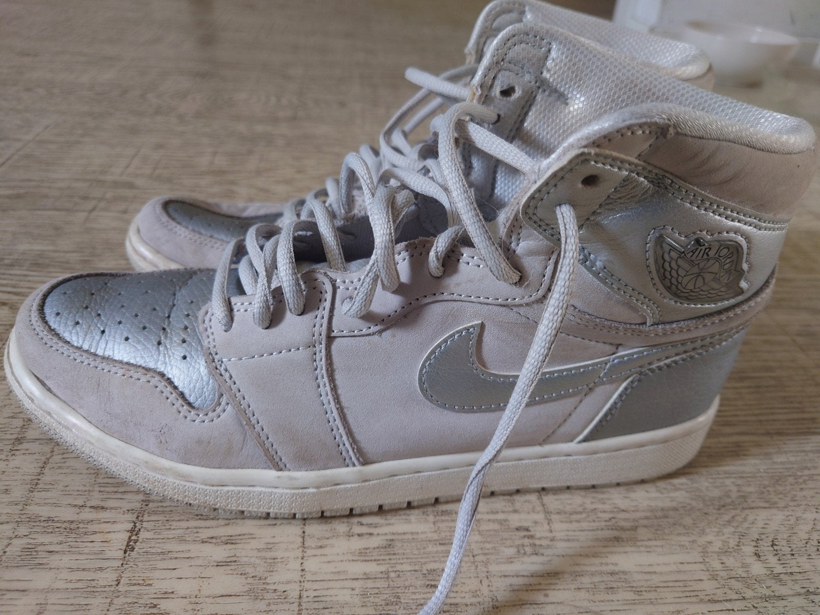 Nike Air Jordan 1 Mid sneakers maat 42,5, Nike, Ophalen of Verzenden, Sneakers of Gympen, Grijs