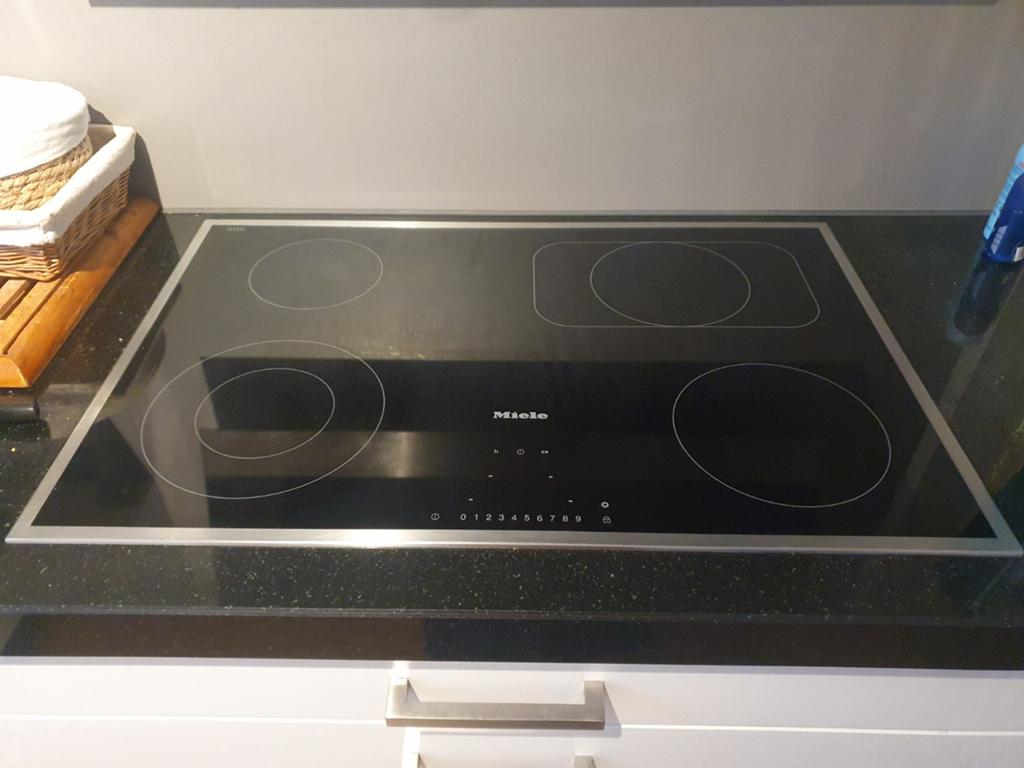Miele keramische kookplaat 76x50 cm, Ophalen, Gebruikt, Keramisch, 4 kookzones