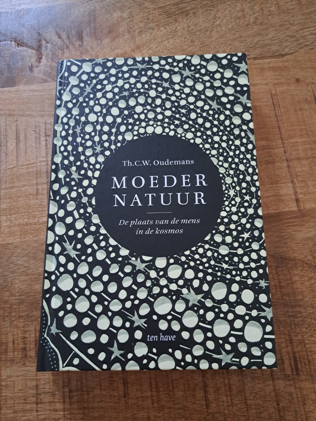 Boek Moeder Natuur: De plaats van de mens in de kosmos, Boeken, Ophalen of Verzenden, Nieuw, Th. C. W. Oudemans