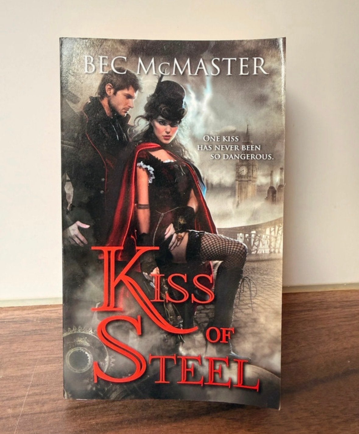 Kiss of Steel - Steampunk Romance door Bec McMaster, Ophalen of Verzenden, Gelezen, Amerika