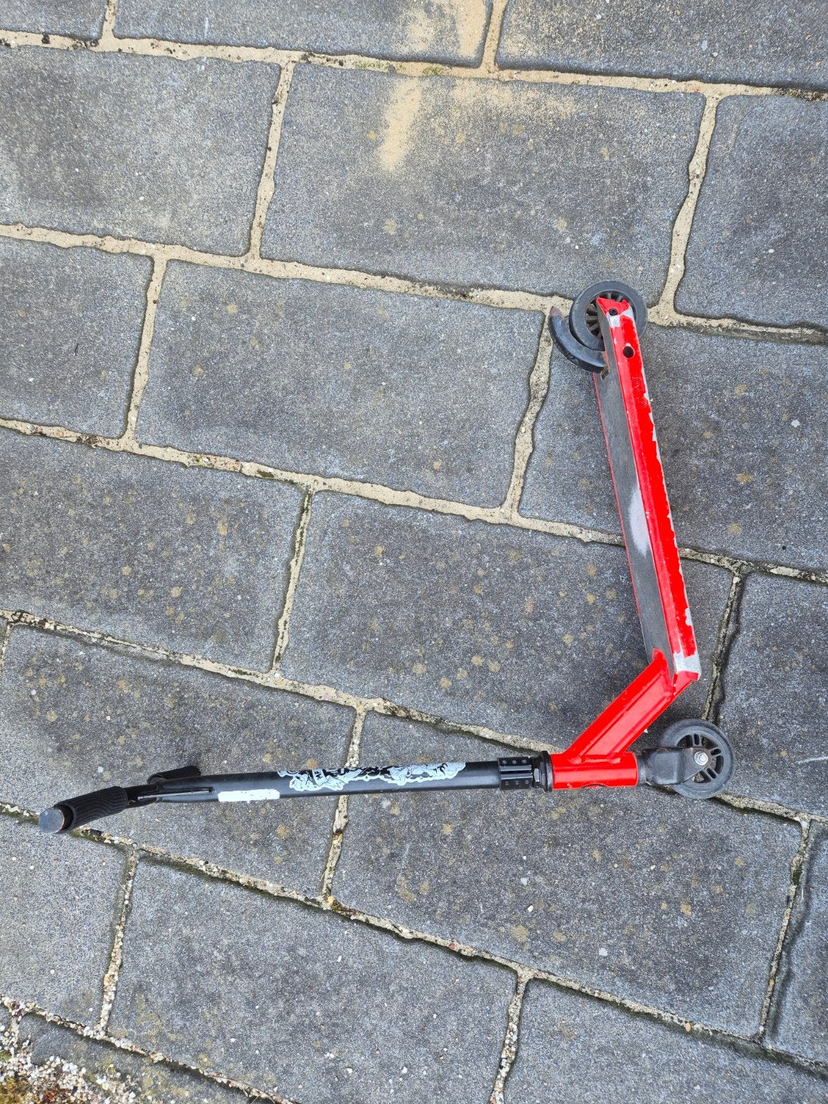 Stuntstep rood/zwart - Gebruikt, Fietsen en Brommers, Steps, Ophalen, Gebruikt, Gewone step, Onbekend