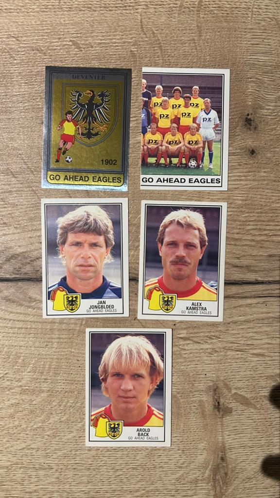 Panini Voetbal 85 plaatjes Go Ahead Eagles 5x, Verzenden, Zo goed als nieuw, Meerdere plaatjes