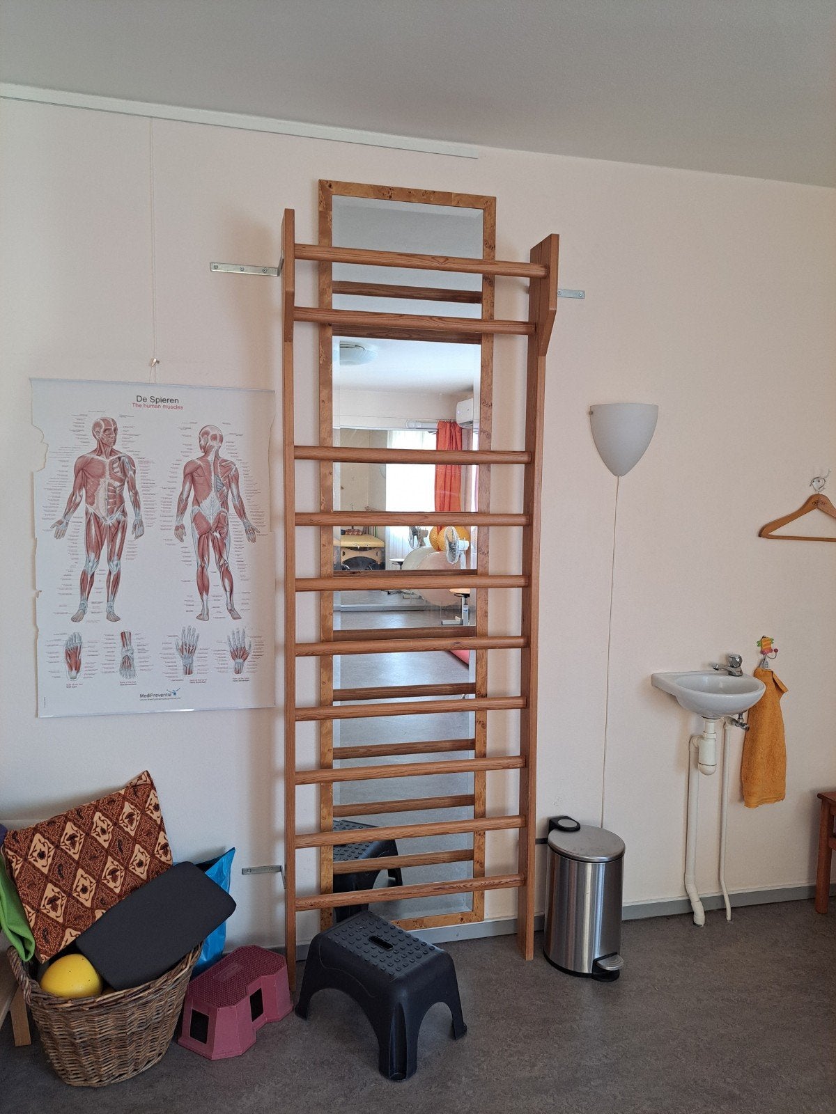 Groot houten wandrek. Heel stevig, Sport en Fitness, Ophalen