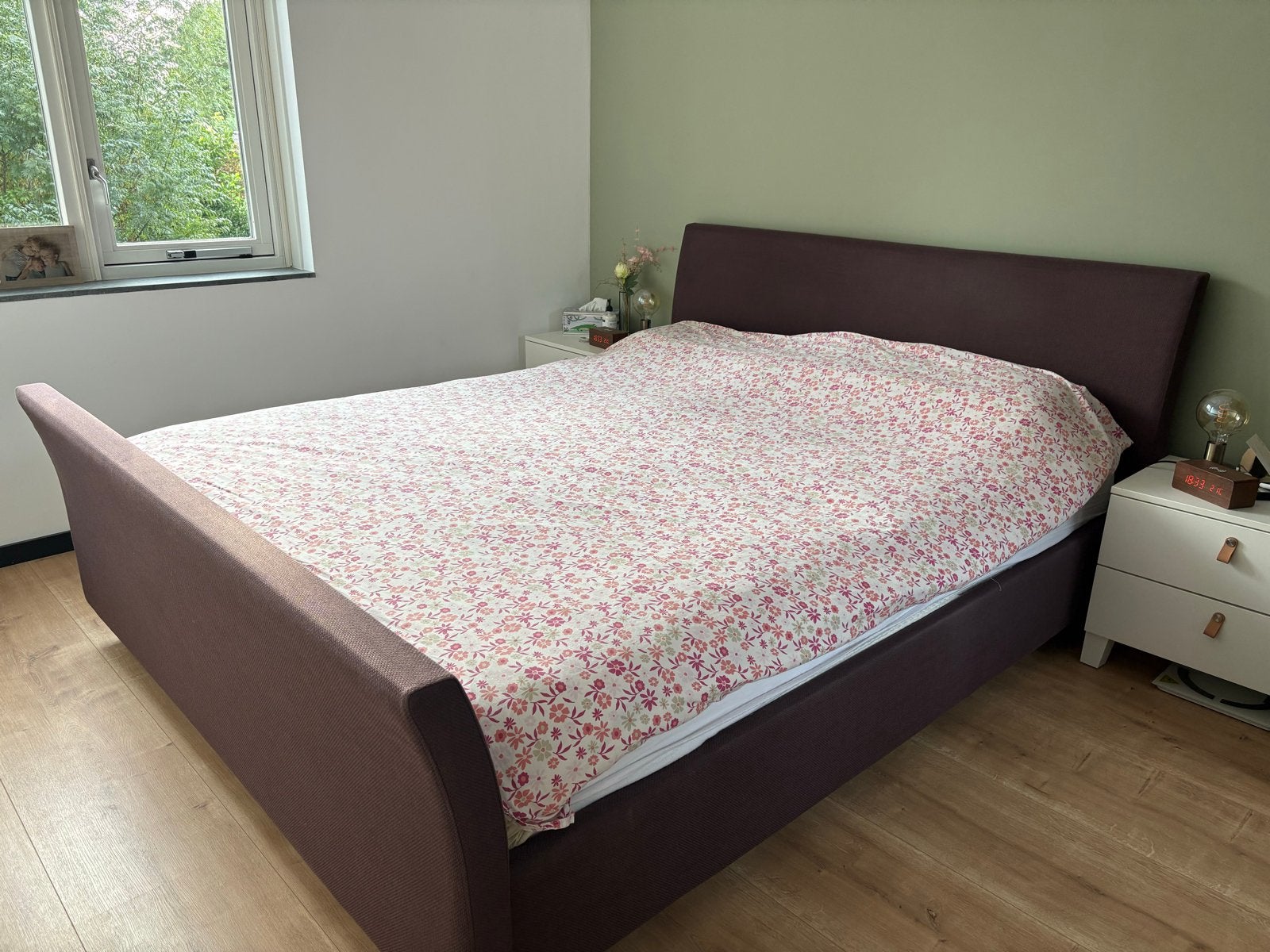 Tweepersoonsbed 180x220 met matrassen en lattenbodems, Huis en Inrichting, Ophalen, Verstelbaar, Bruin, Tweepersoons