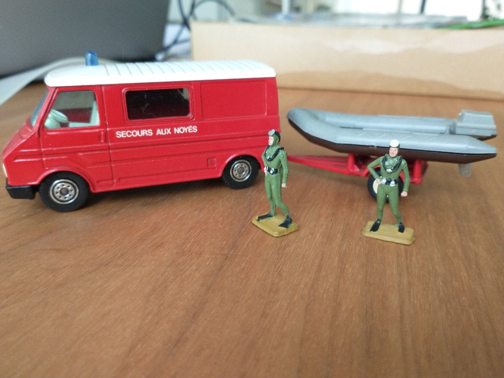 SOLIDO  CITROEN C35 + AANHANGER  1976, Hobby en Vrije tijd, Modelauto's | 1:43, Ophalen of Verzenden, Zo goed als nieuw, Auto