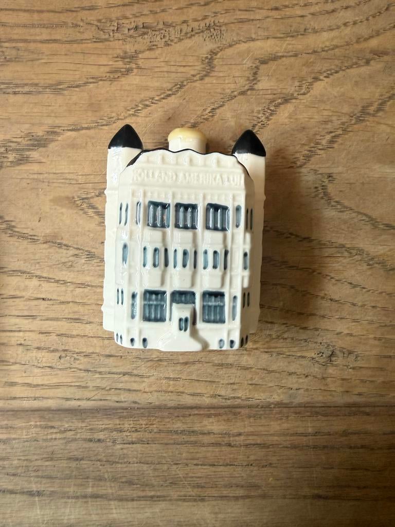 KLM huisje 97 Holland Amerika Lijn - Ongebruikt, Verzamelen, KLM Huisjes, Ophalen of Verzenden, Nieuw, Gevuld