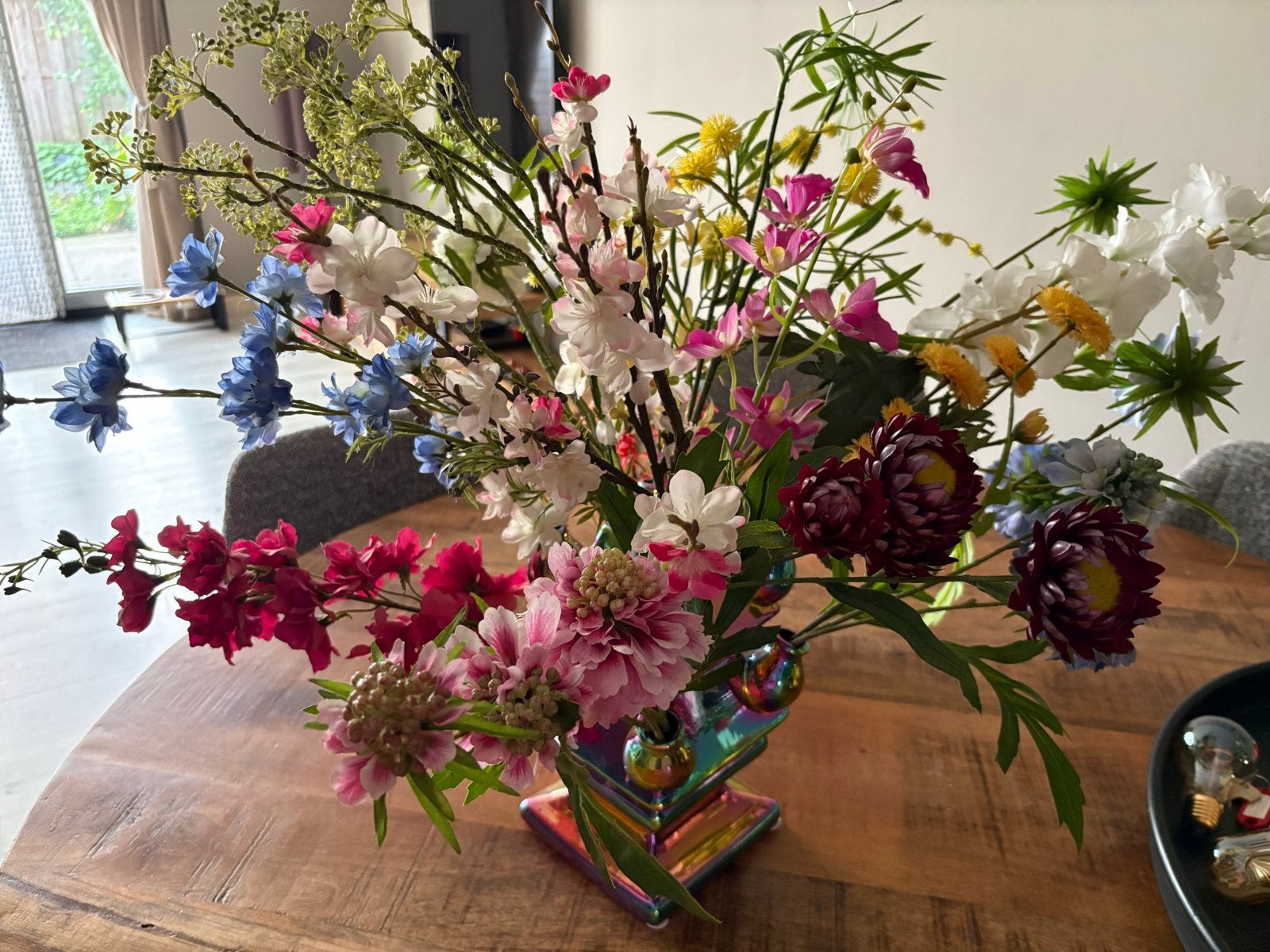 Delfts Blauw Vaas met Emerald Kunstbloemen Boeket, Ophalen