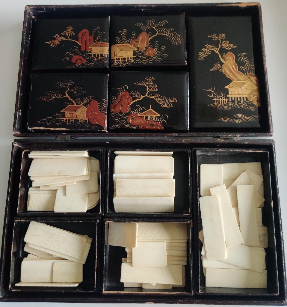Vintage Japanse lakdozen spelsets met inzetbakjes en benen f, Ophalen