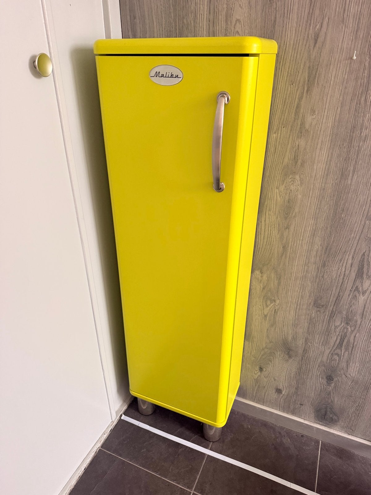Lime Groen Malibu Kastje - retro-stijl, Ophalen, Gebruikt