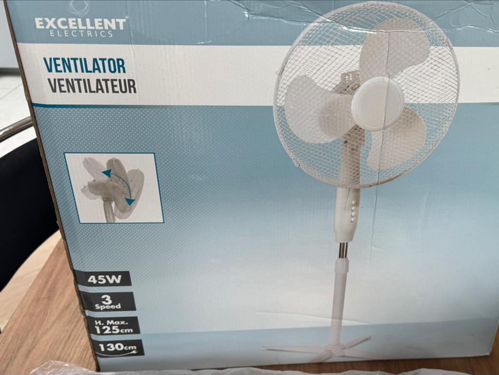 Excellent Electrics Statiefventilator - met doos, Witgoed en Apparatuur, Ventilatoren, Ophalen, Zo goed als nieuw, Statiefventilator