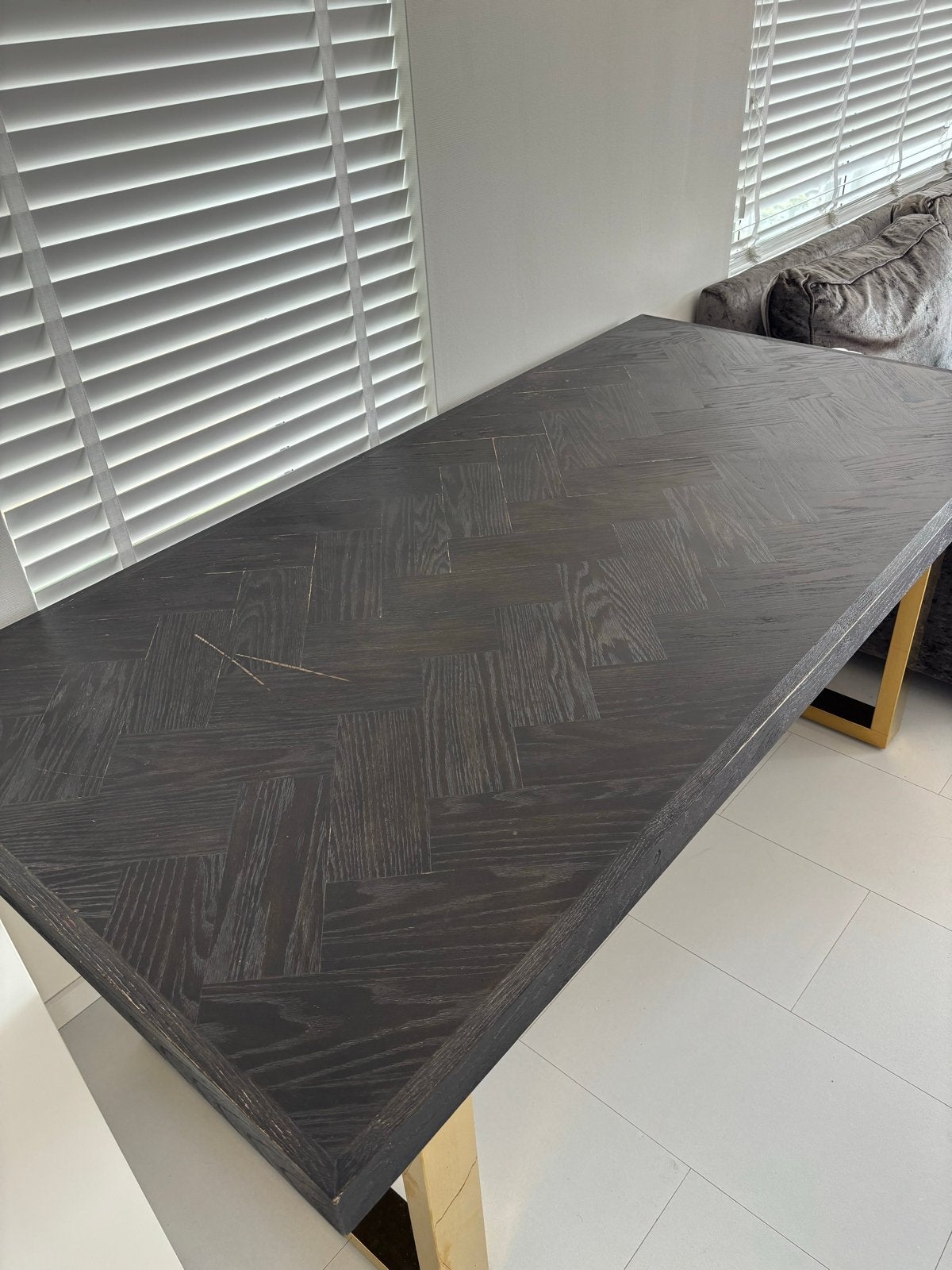 Richmond eettafel visgraat zwart gouden poten, Ophalen, Eikenhout, 50 tot 100 cm, Zo goed als nieuw
