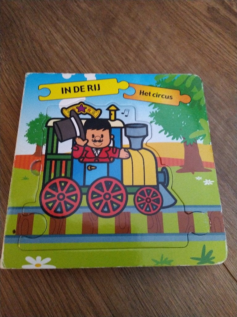 Kartonnen puzzel boek het circus - in de rij, Ophalen of Verzenden, Gelezen