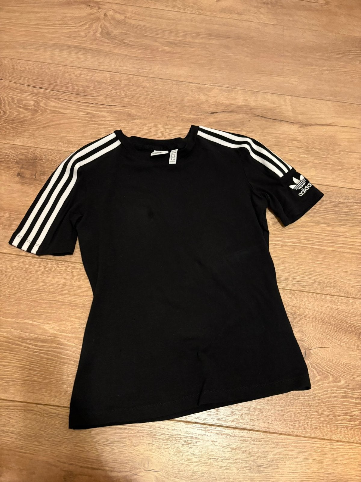 Adidas tshirt maat 38, Kleding | Dames, T-shirts, Ophalen of Verzenden, Zo goed als nieuw, Maat 38/40 (M), Korte mouw