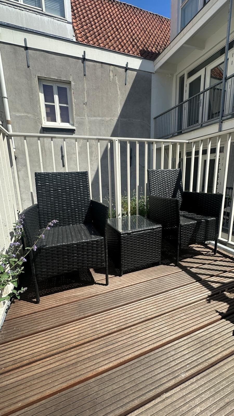 Zwarte wicker tuinset: 2 stoelen en bijzettafel, Tuin en Terras, Tuinsets en Loungesets, Gebruikt, Bijzettafel, Wicker, Tuinset
