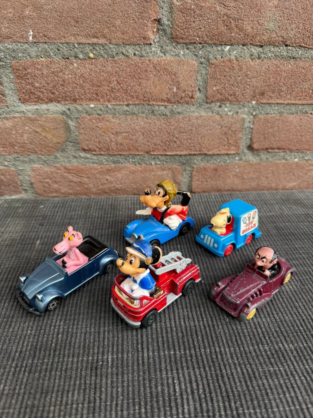 Serie Disney: snoopy, pink panter, goofy, Micky enz., Ophalen of Verzenden, Gebruikt, Auto