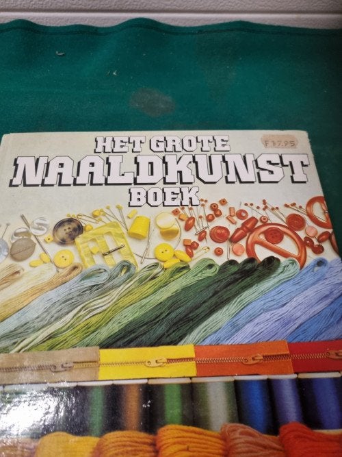 het grote naaldkunst boek 348blz, Ophalen of Verzenden