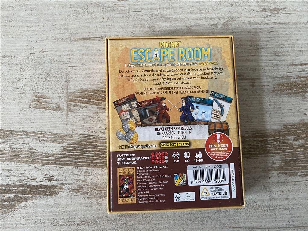 Escape room pocket crew vs crew [s328], Hobby en Vrije tijd, Gezelschapsspellen | Bordspellen, Verzenden, Zo goed als nieuw