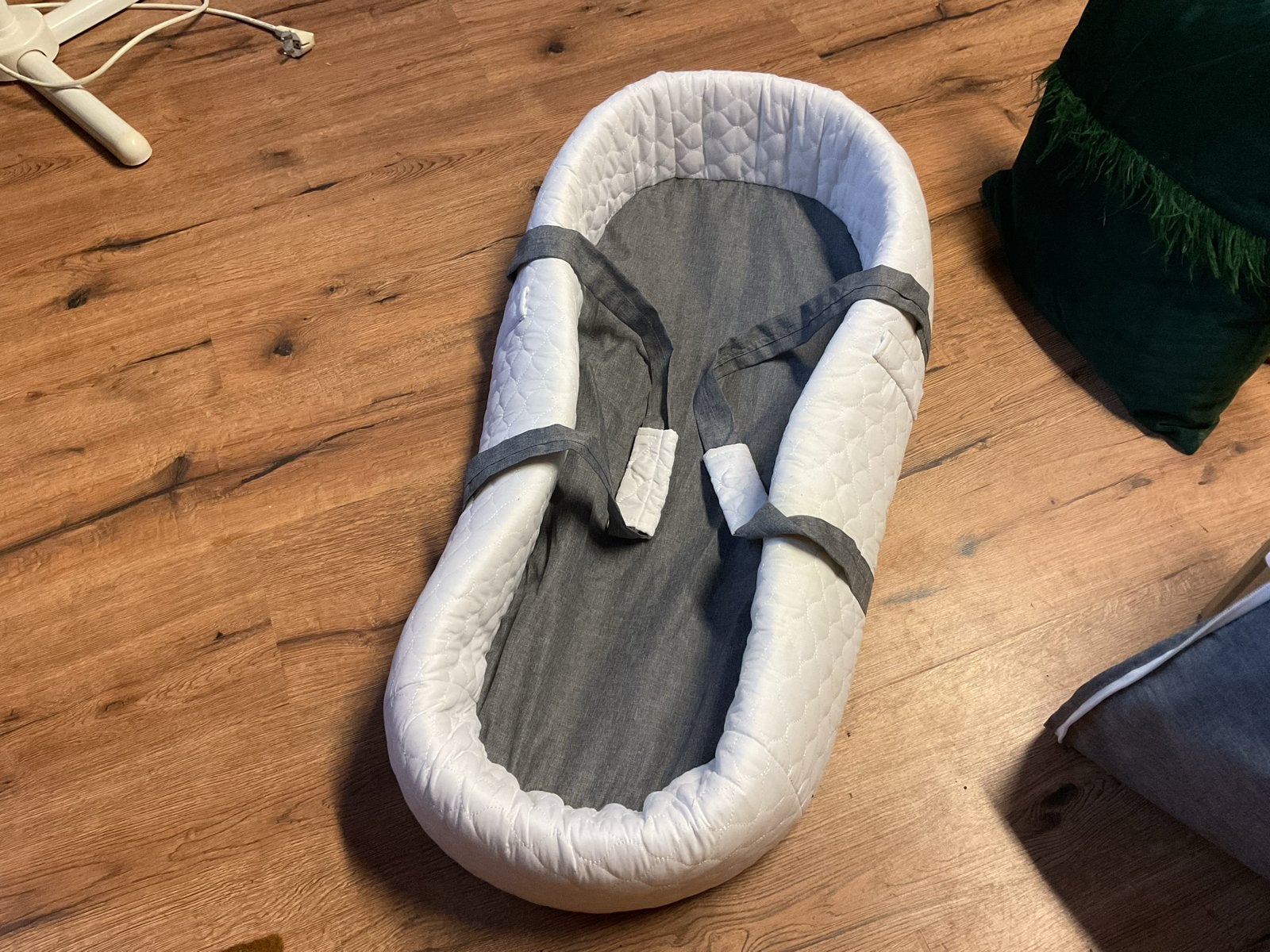 Baby mandje grijs wit met kap, muggennet en opbergtas, Ophalen of Verzenden, Nieuw, Wieg