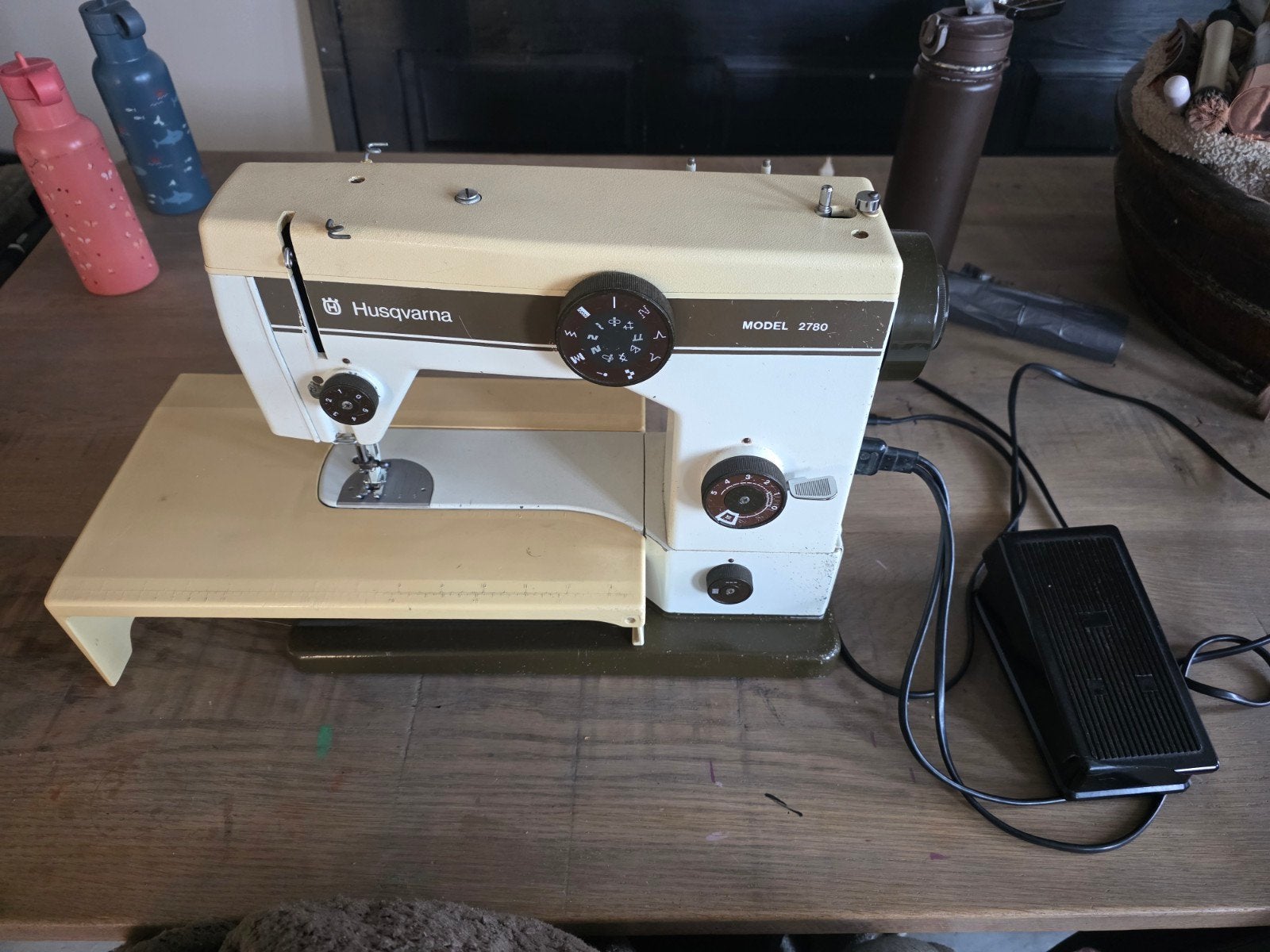 Husqvarna naaimachien, Ophalen, Gebruikt, Naaimachine, Husqvarna