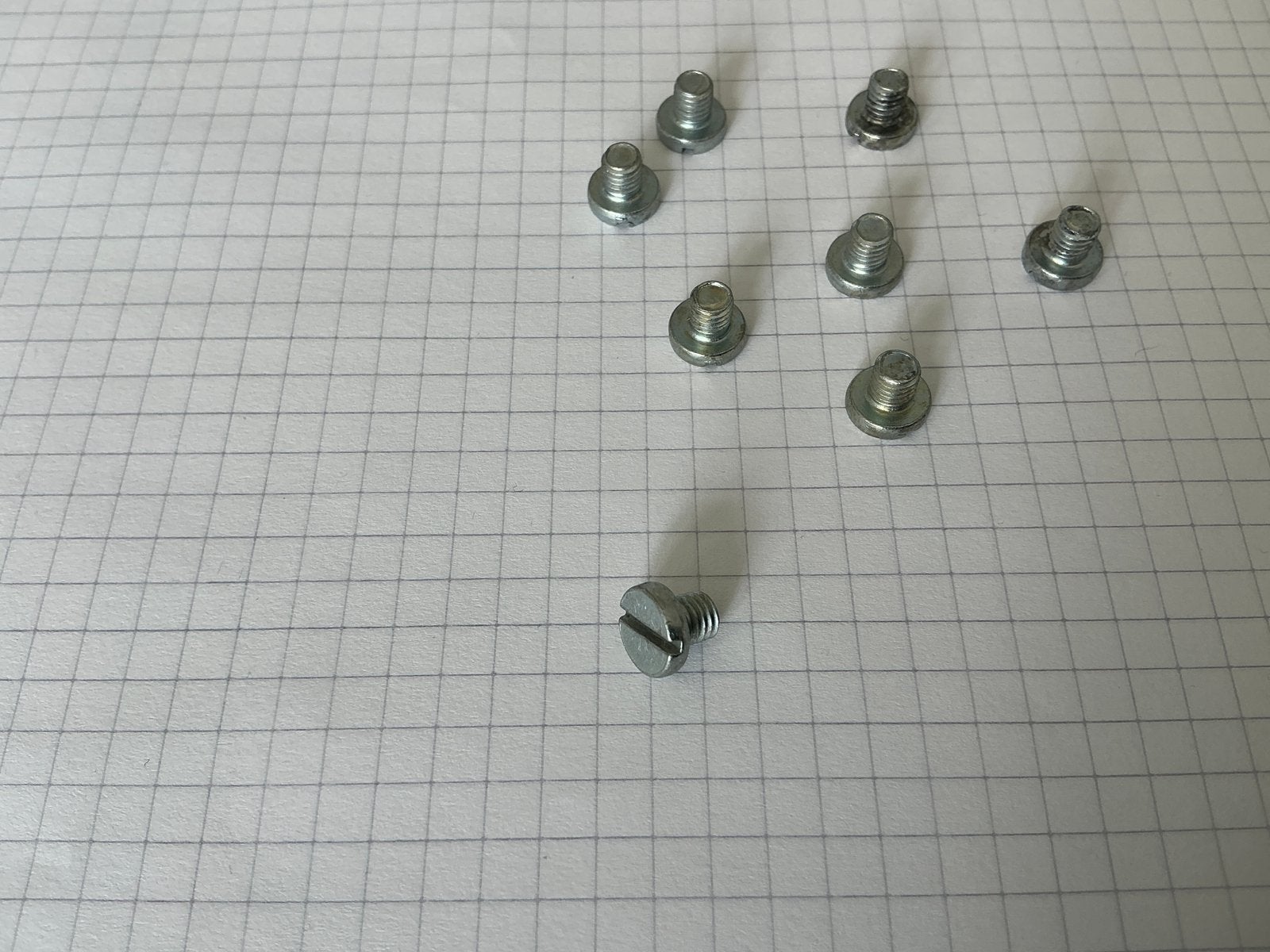 Mooie platte kop schroef M5 x5mm (19” /apparaat schroef 8x), Ophalen of Verzenden, NA, NA, NA
