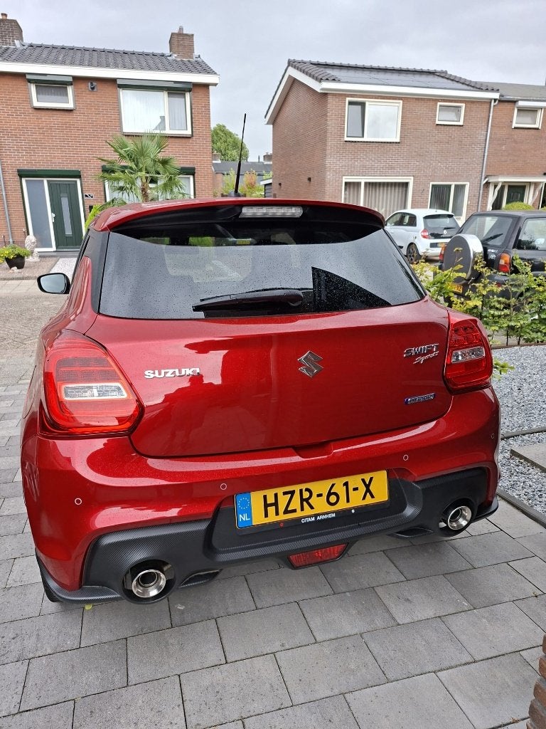 Suzuki Swift 1.4 Boosterjet 129pk Smart Hybrid 2020 Rood, Auto's, Suzuki, Stof, Zwart, 4 cilinders, 129 pk