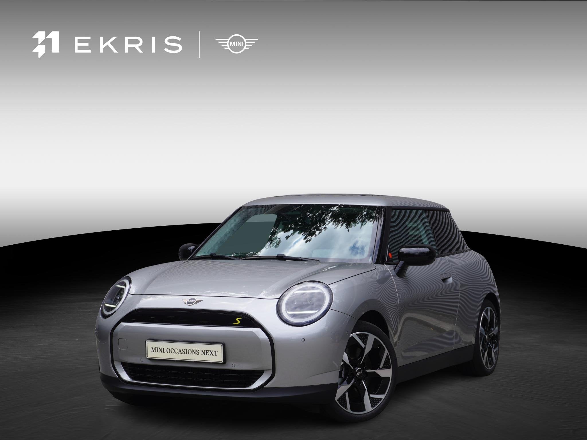 MINI 3-deurs Cooper SE | Classic Uitvoering | Glazen panoram, Auto's, Mini, Gebruikt, Zwart, 4 stoelen, Leder en Stof