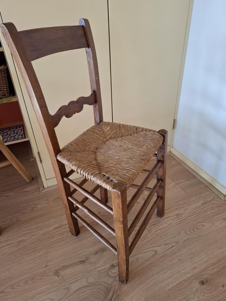 Oude houten stoel met rieten zitting, Ophalen of Verzenden