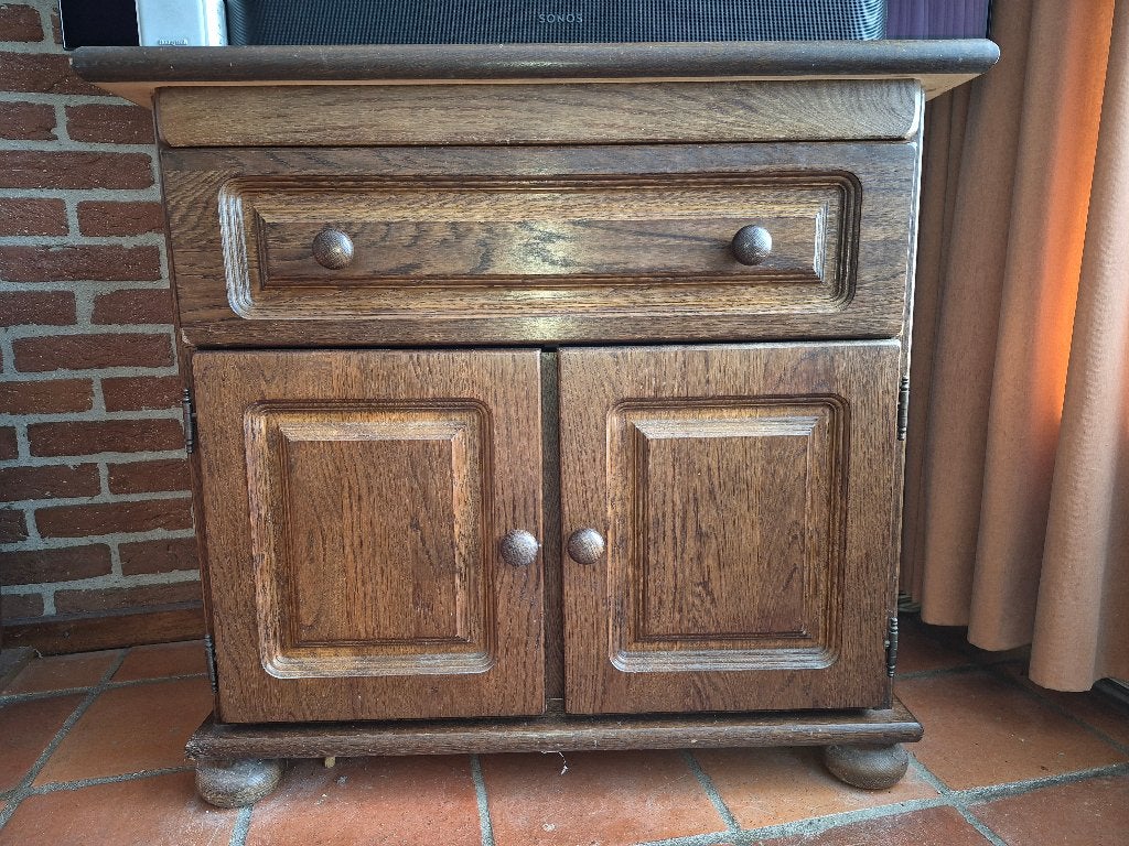 Gratis af te halen i.v.m. een verhuizing een TV - kast, Ophalen, Gebruikt, Klassiek, Eikenhout