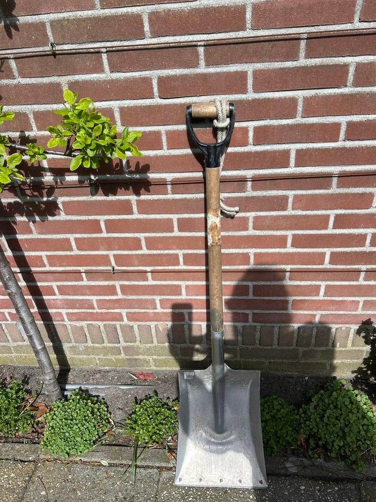 Te koop aangeboden schop, Ophalen, Zo goed als nieuw, Schop