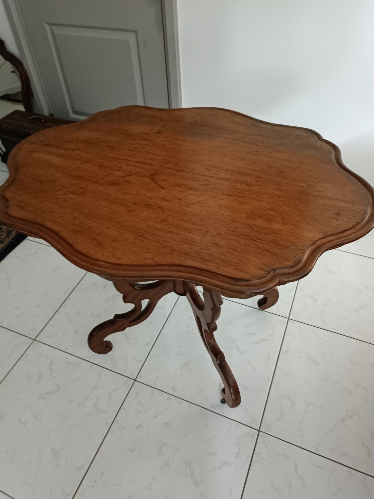 Zeldzame Biedemeier tafel op wielen, Ophalen