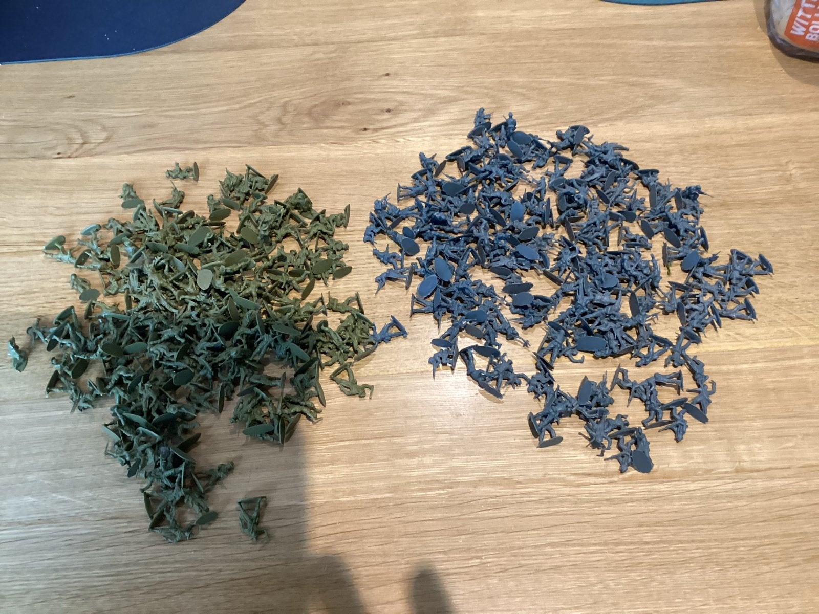 Grote partij plastic soldaatjes - groen en grijs, Verzamelen, Ophalen of Verzenden, Gebruikt