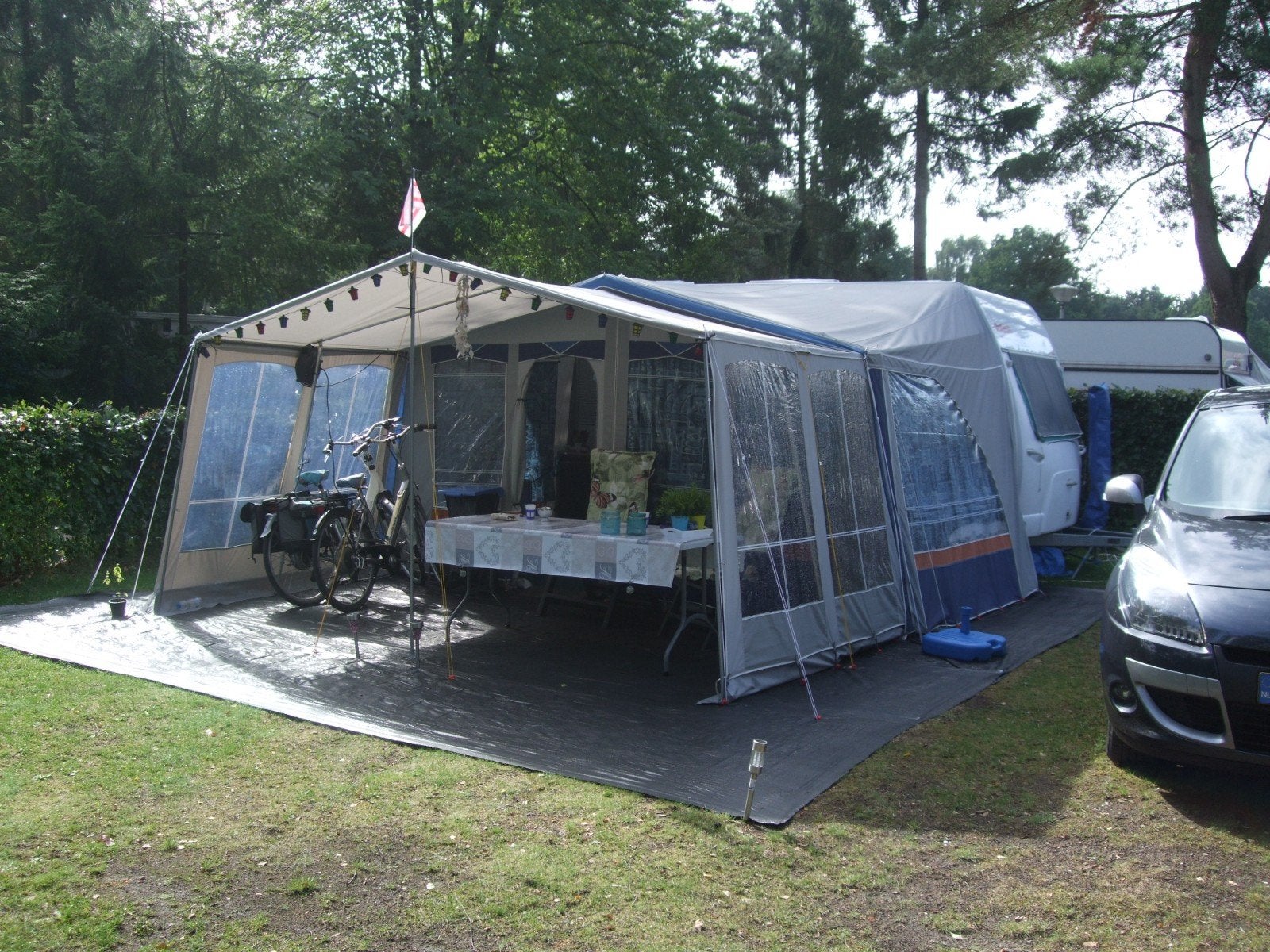 Nette Dethleffs Caravan type Camper 420DB BJ: 2000 2e eig., Caravans en Kamperen, Caravans, Vast bed, Treinzit, Dethleffs, Tot en met 4