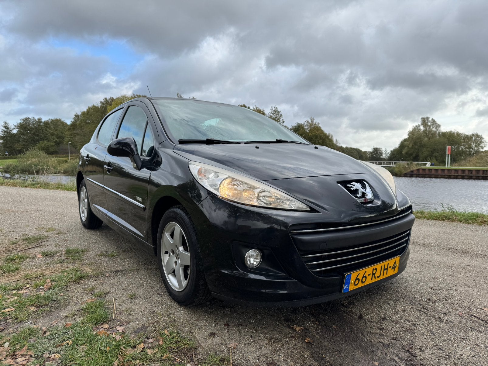 Peugeot 207 1.4 VTI 16V 5DRS 2011 Zwart, Auto's, Voorwielaandrijving, 1064 kg, Origineel Nederlands, Handgeschakeld