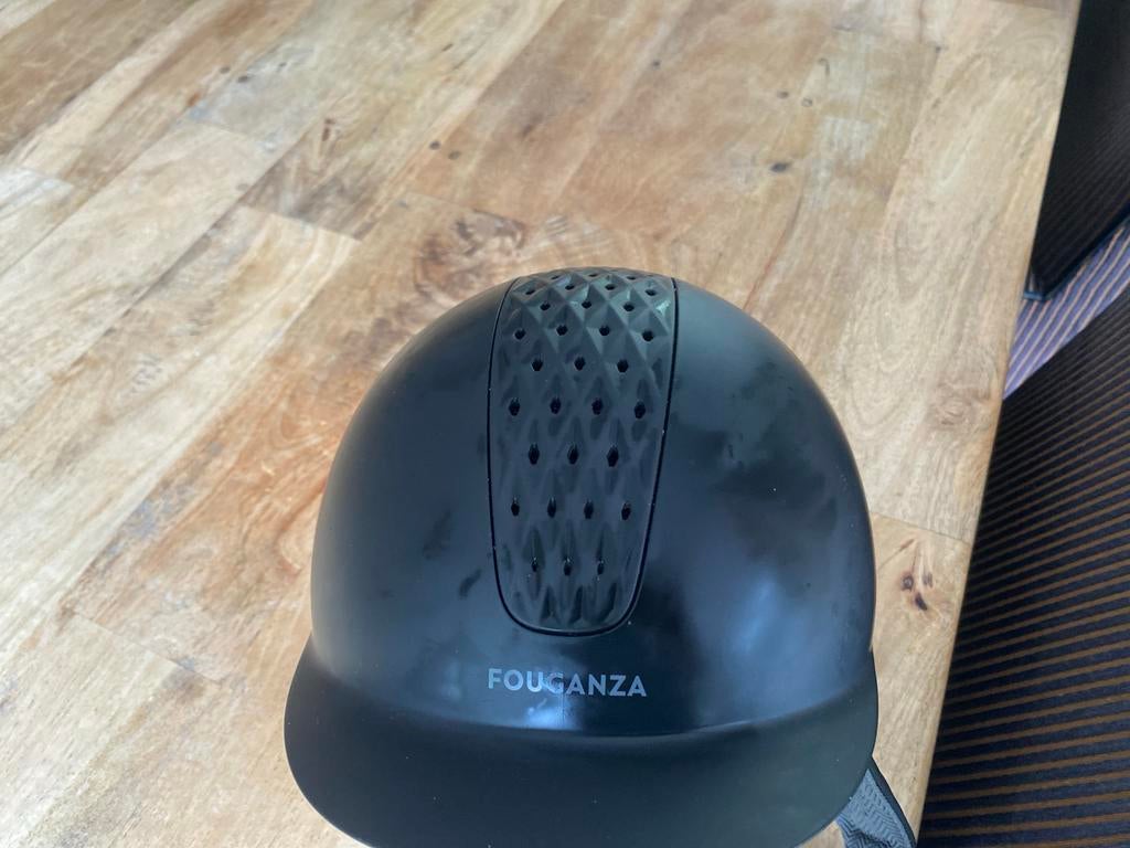 Fouganza helm, Dieren en Toebehoren, Paarden en Pony's | Overige Paardenspullen, Ophalen of Verzenden, Zo goed als nieuw, Dressuur
