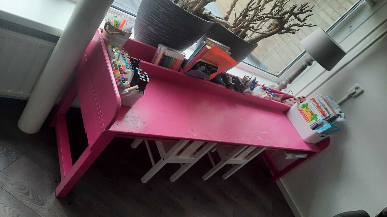 Te koop een te gek houten speelbureau  v 2 meter lang, Ophalen, Gebruikt, Tafel(s)