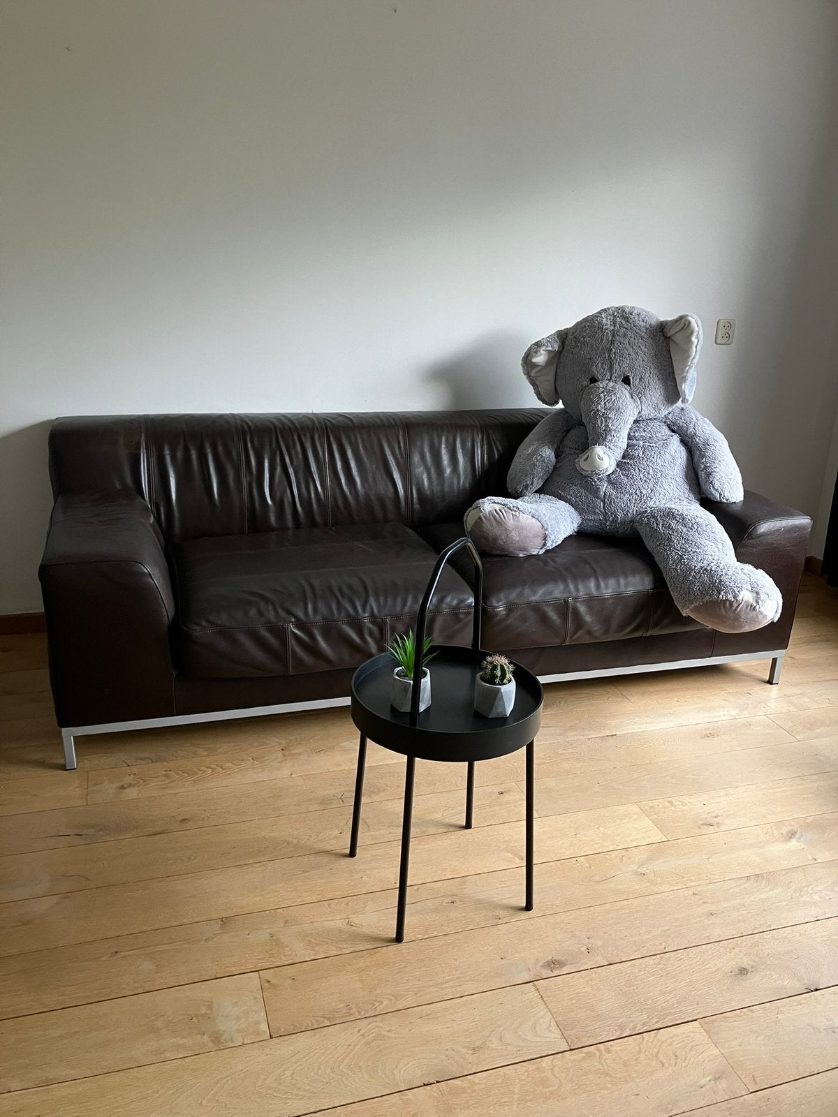 GRATIS Kramfors bruin leren bankstel van Ikea 3-persoons, Huis en Inrichting, Ophalen, Gebruikt, Driepersoons, 200 tot 250 cm
