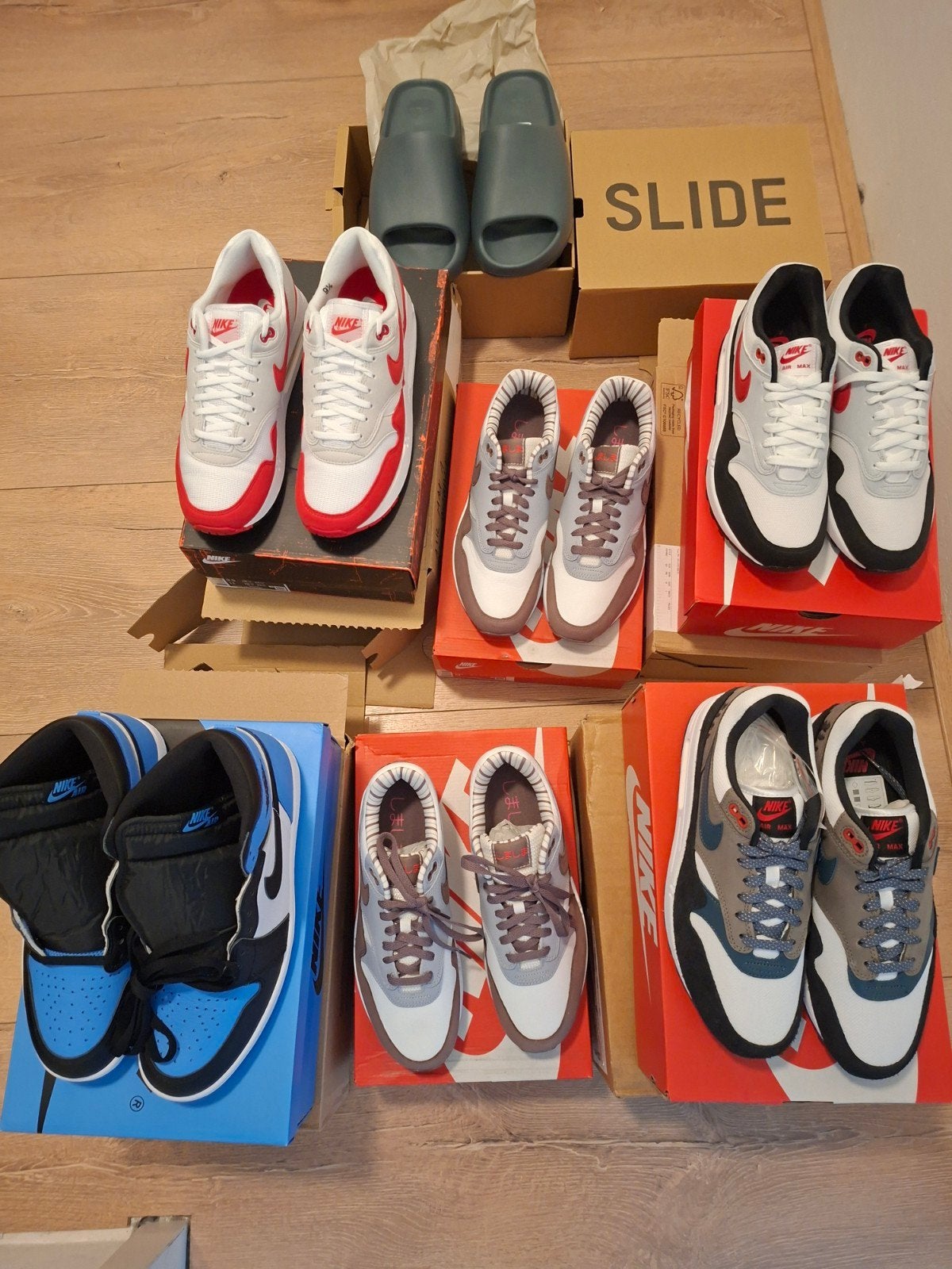 Diverse collectie sneakers en slippers, Blauw, Nieuw, Ophalen of Verzenden, Sneakers of Gympen