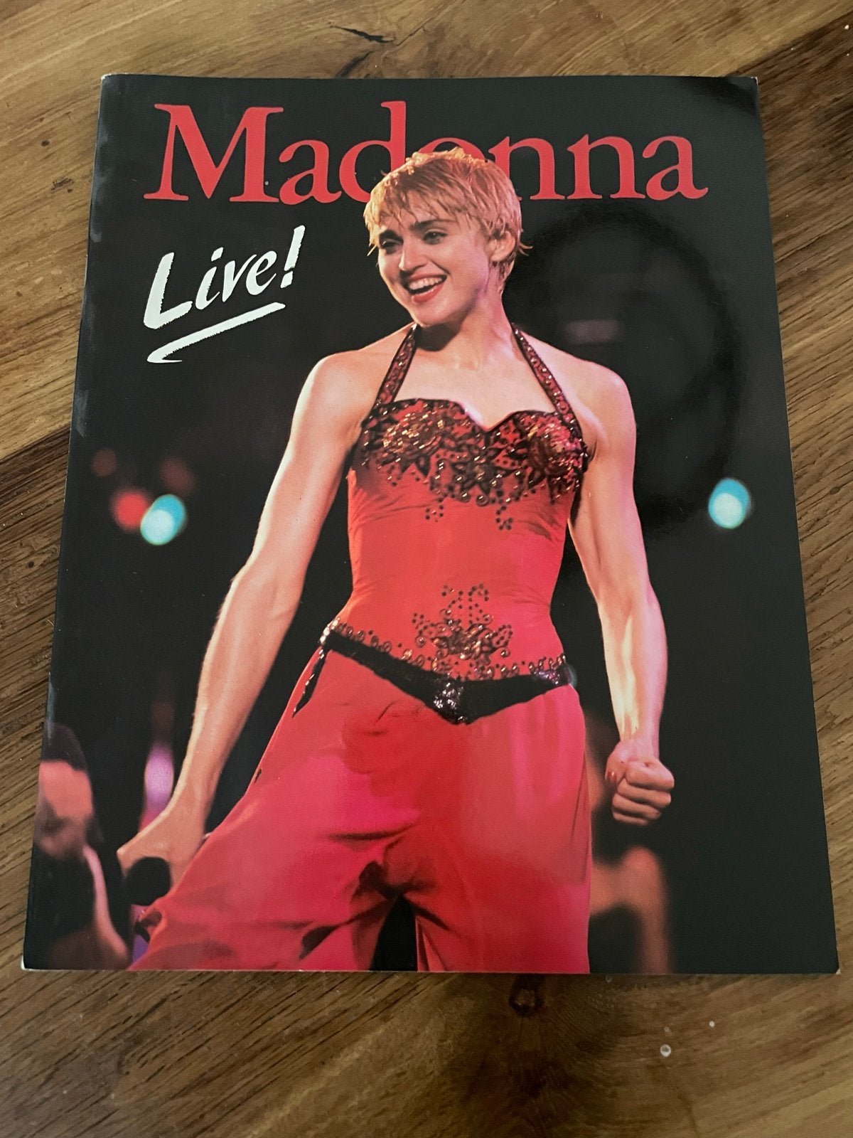 Madonna Live! Who's That Girl Tour Boek, Ophalen of Verzenden, Zo goed als nieuw, Artiest
