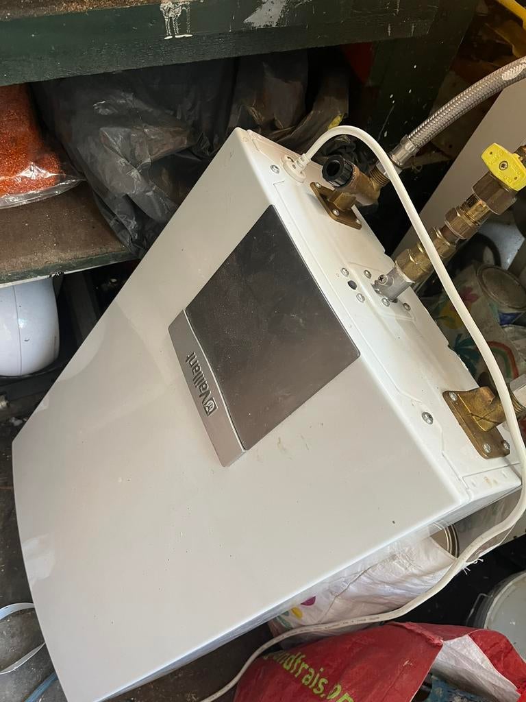 Geiser vaillant, Ophalen, Zo goed als nieuw, Wandschouwkap