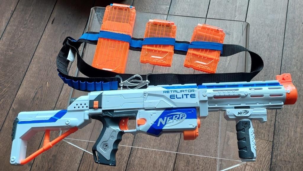 Nerf Elite Retaliator Blaster + munitieriem - veel plezier!, Kinderen en Baby's, Speelgoed | Buiten | Actiespeelgoed, Ophalen of Verzenden